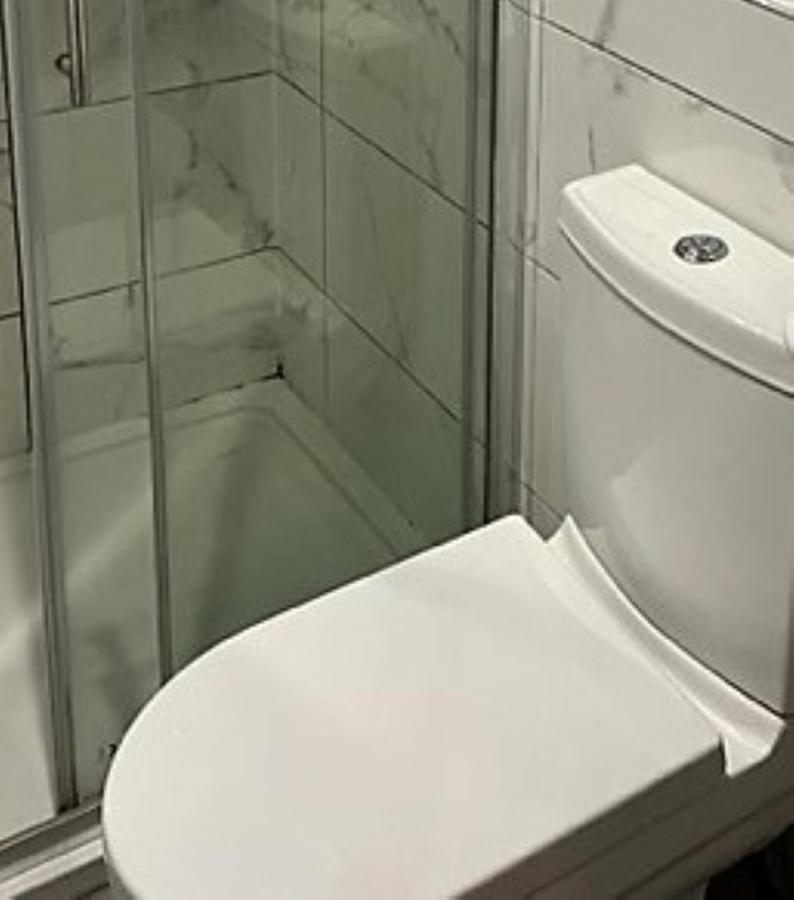 Wisdom Care: The Orpington Cutie Hotell Exteriör bild