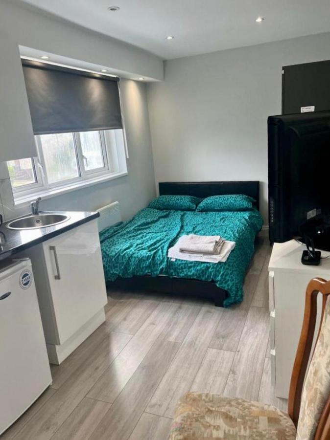 Wisdom Care: The Orpington Cutie Hotell Exteriör bild