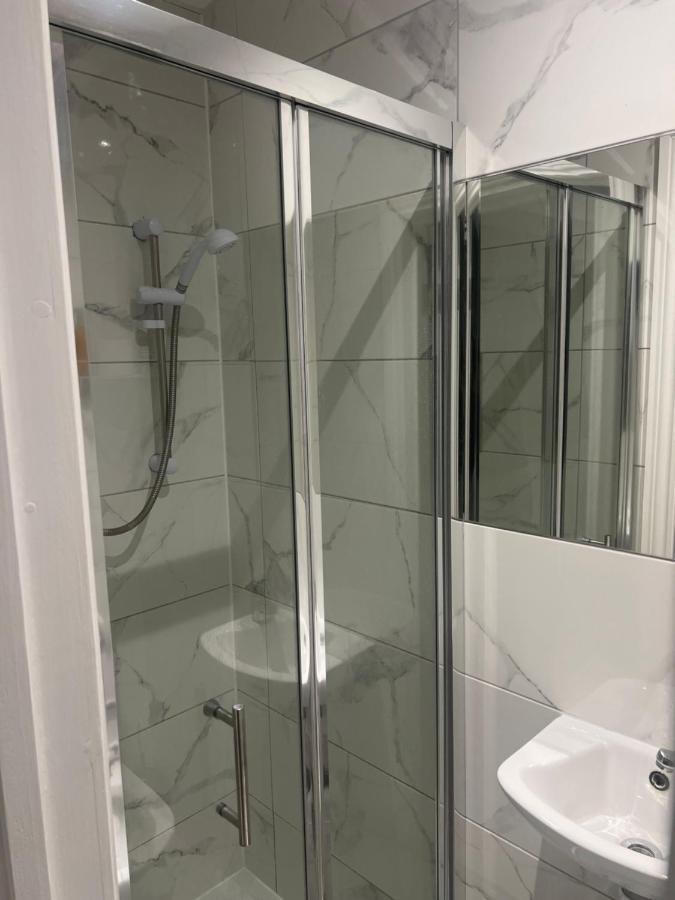 Wisdom Care: The Orpington Cutie Hotell Exteriör bild